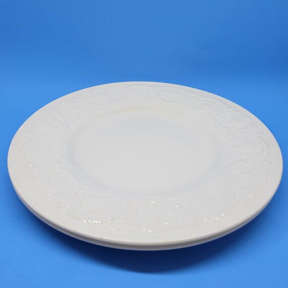 Wedgwood Patrician Embossed Cream 10.5" Dinner Plates Set of 2 - Picture 10 of 13